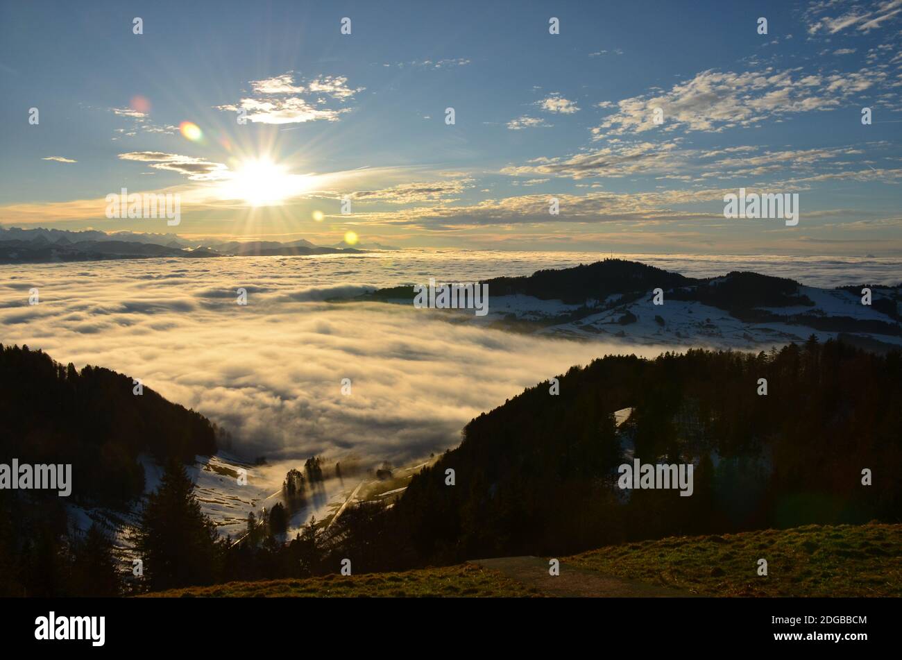 Fog over hill hi-res stock photography and images - Alamy