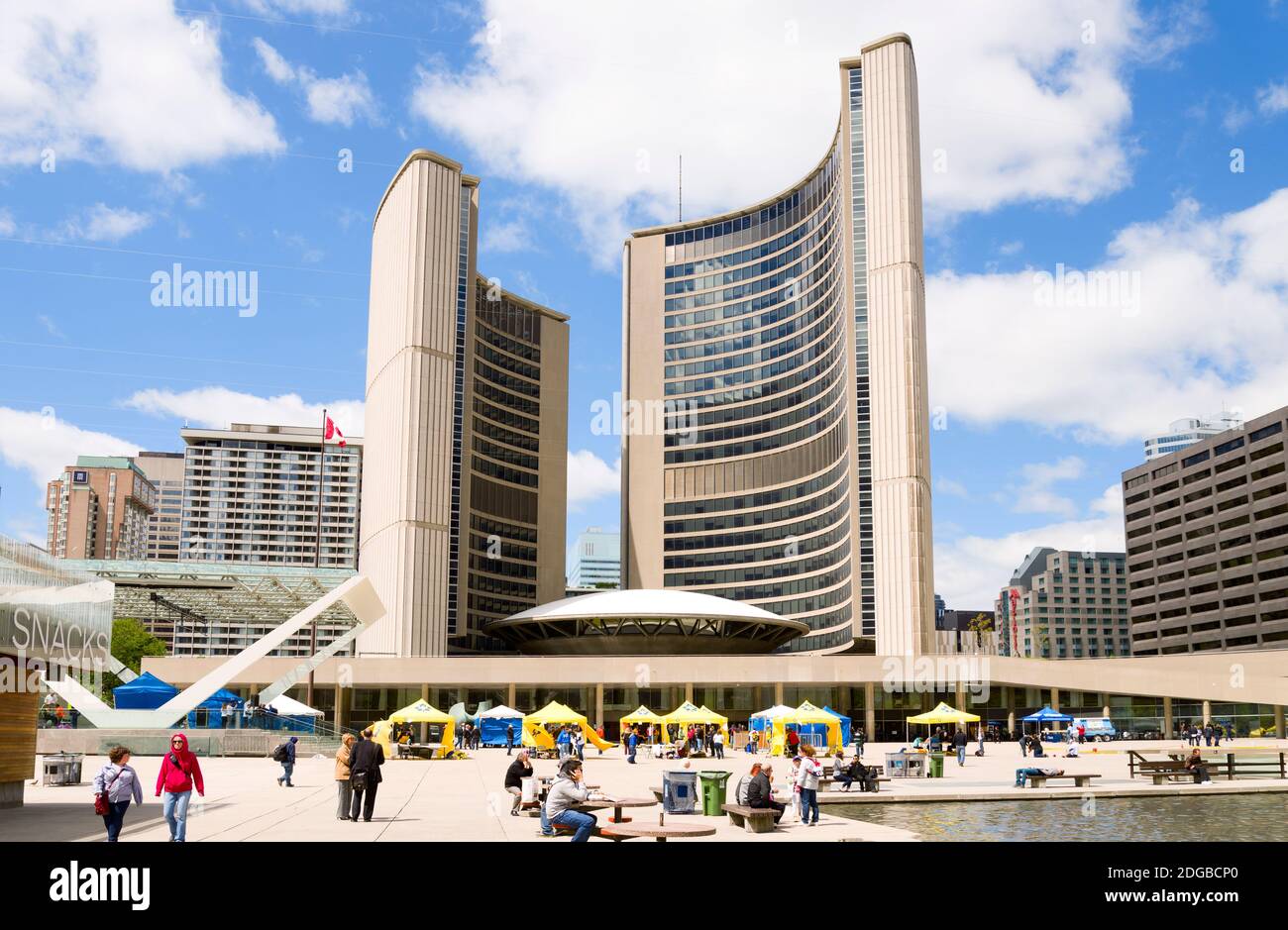 Toronto City Hall, Nathan Phillips Square, Toronto, Ontario, Canada Stock Photo