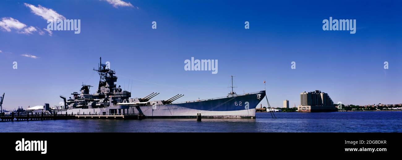 Uss new jersey hi-res stock photography and images - Alamy
