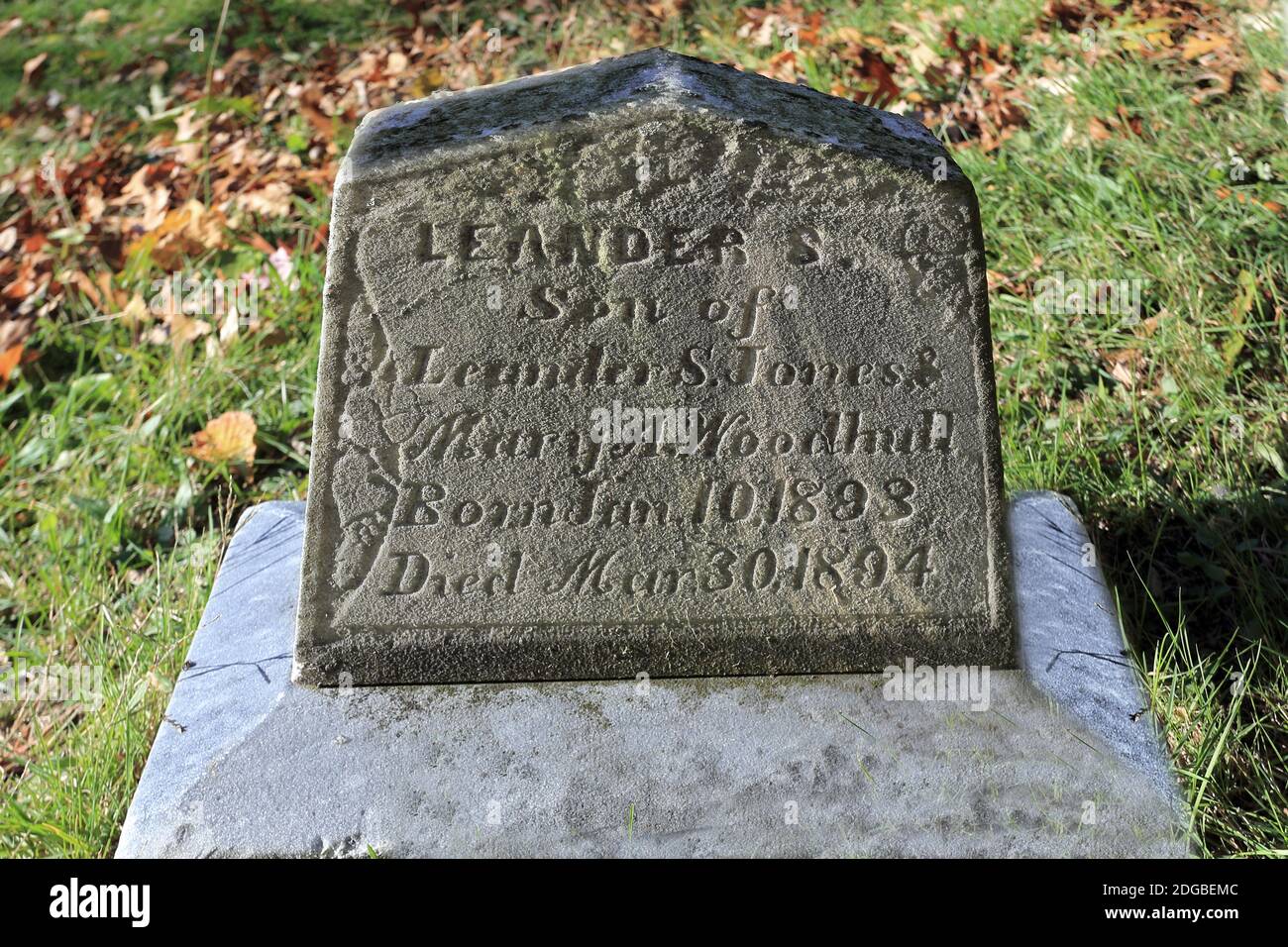 Child's grave Long Island New York Stock Photo Alamy