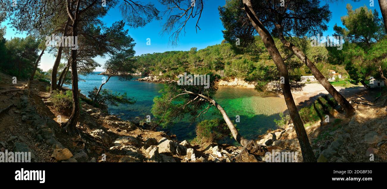 Creek of Port d'Alon, Saint-Cyr-sur-Mer, Var, Provence-Alpes-Cote D'Azur,  France Stock Photo - Alamy