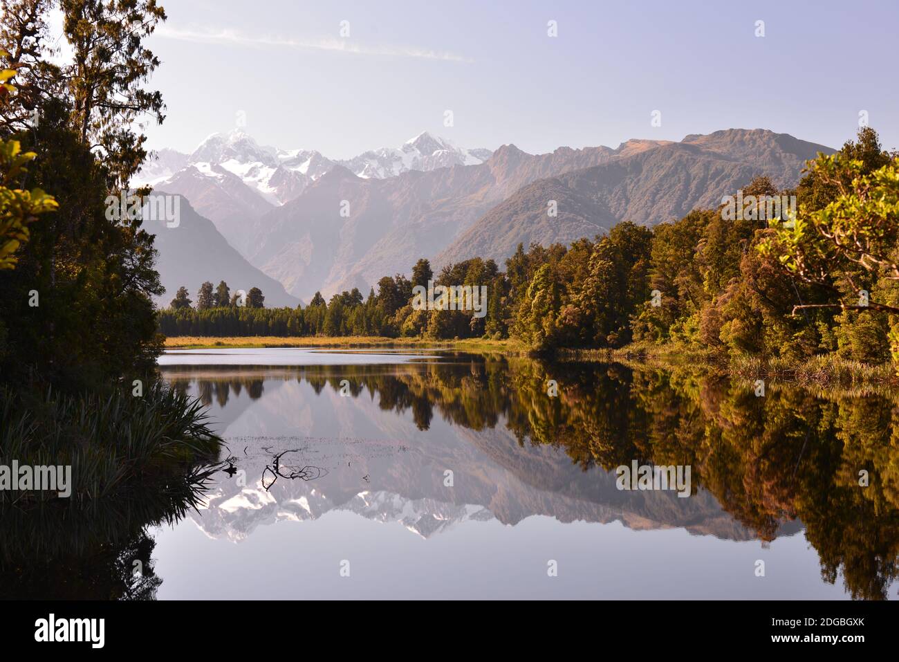 Panoramic view of Aoraki range from Lake Matheson Stock Photo - Alamy