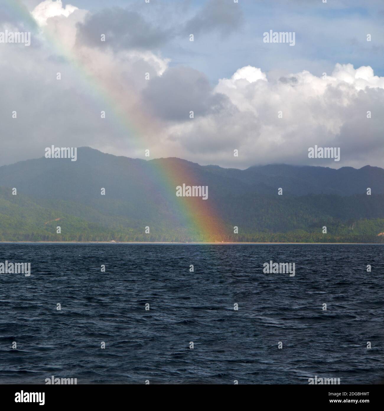 Beautiful rainbow in beach hawaii hi-res stock photography and images ...