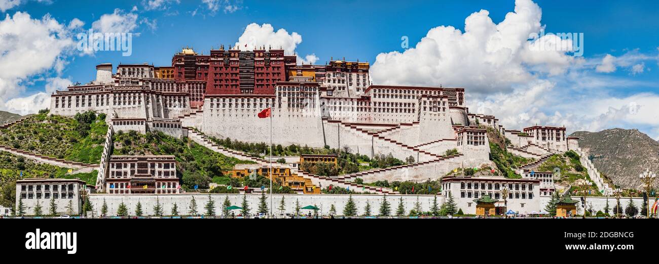 Low angle view of the Potala Palace, Lhasa, Tibet, China Stock Photo