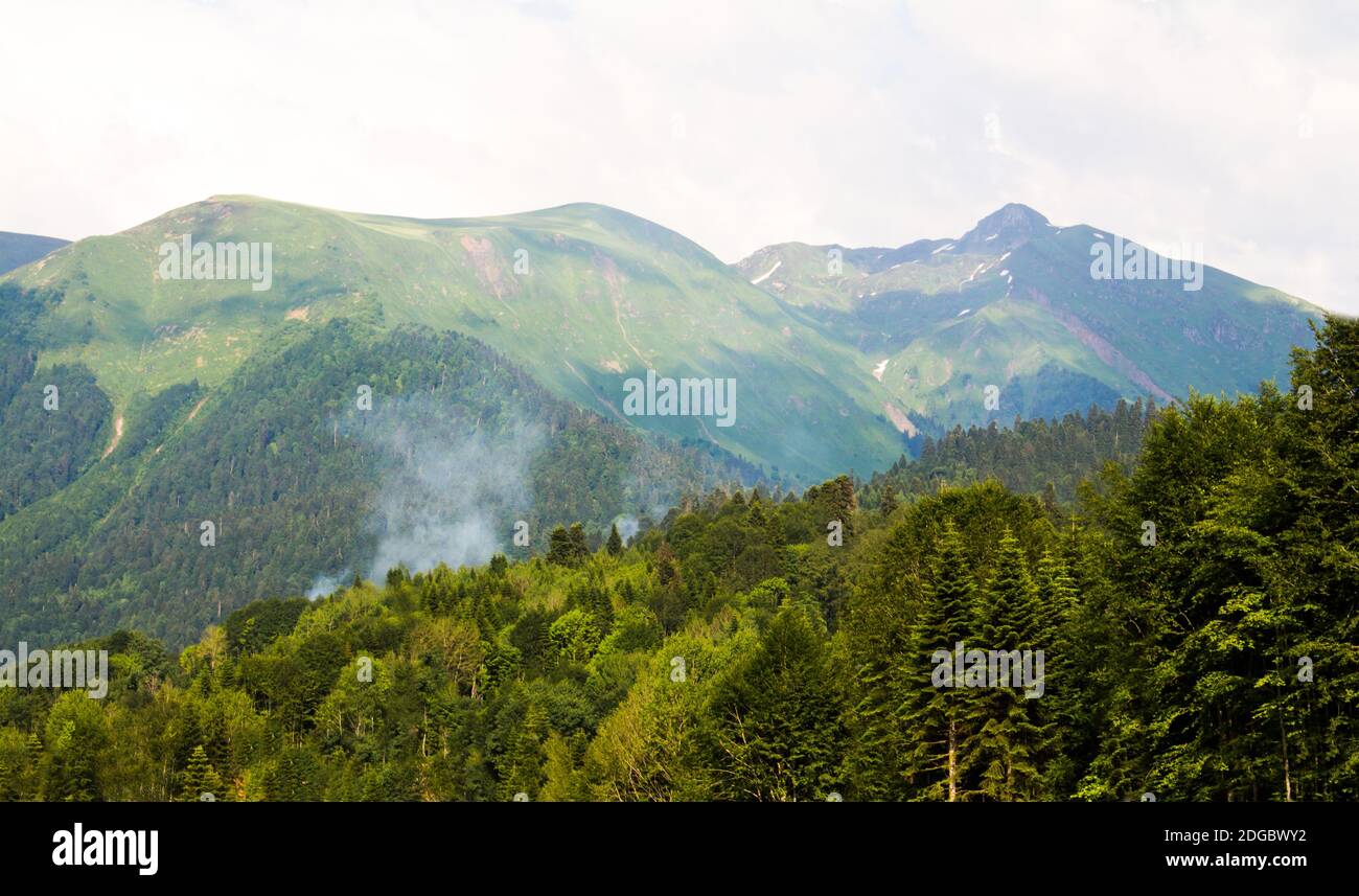 Top view of green mountains hi-res stock photography and images - Alamy