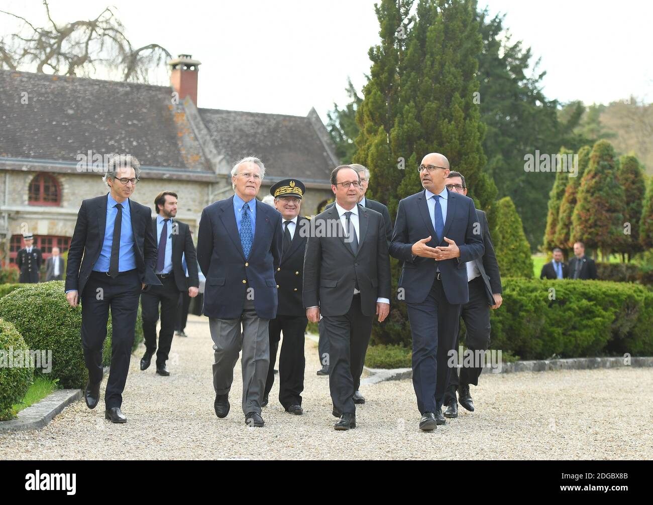 Jean-Jaures Foundation director-general Gilles Finchelstein, Jean-Jaures Foundation president Henri Nallet, French President Francois Hollande, French Secretary of State for European Affairs Harlem Desir during the 3rd session of the Initiative 'Think Tanks Tandem - Together for Europe' focused on the economic and monetary policy of the European Union and hosted by the Jean-Jaures Foundation at Abbaye des Vaux-de-Cernay, in Cernay-la-Ville, near Paris, France on March 31, 2017. Photo by Christian Liewig/ABACAPRESS.COM Stock Photo