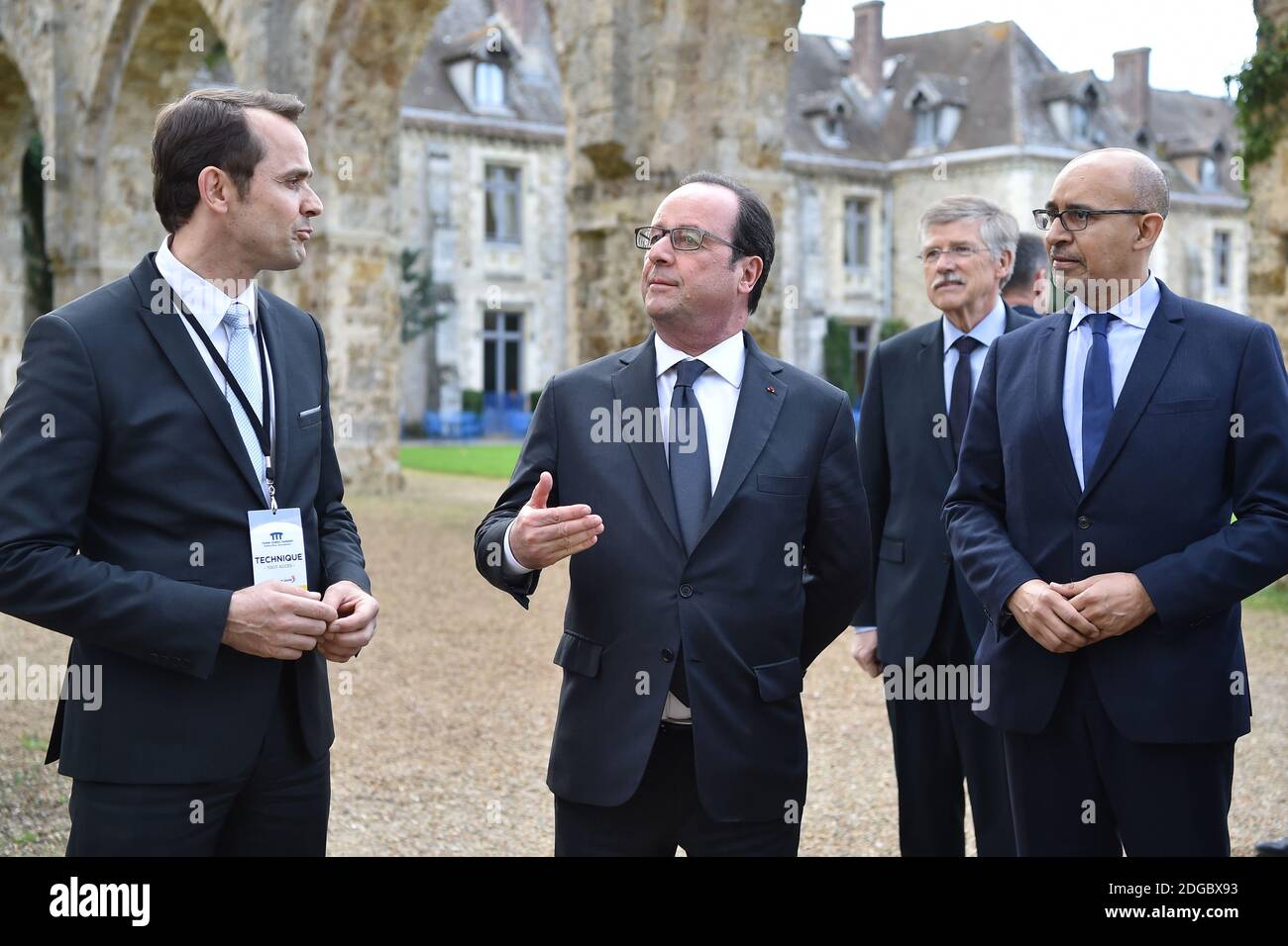 Jean-Jaures Foundation director-general Gilles Finchelstein, Jean-Jaures Foundation president Henri Nallet, French President Francois Hollande, French Secretary of State for European Affairs Harlem Desir during the 3rd session of the Initiative 'Think Tanks Tandem - Together for Europe' focused on the economic and monetary policy of the European Union and hosted by the Jean-Jaures Foundation at Abbaye des Vaux-de-Cernay, in Cernay-la-Ville, near Paris, France on March 31, 2017. Photo by Christian Liewig/ABACAPRESS.COM Stock Photo