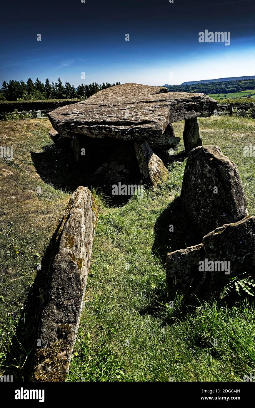 Arthur’s Stone, Herefordshire, a Neolithic chambered tomb, estimated as over 5,000 years old. but only large stones of the inner chamber remain, Stock Photo