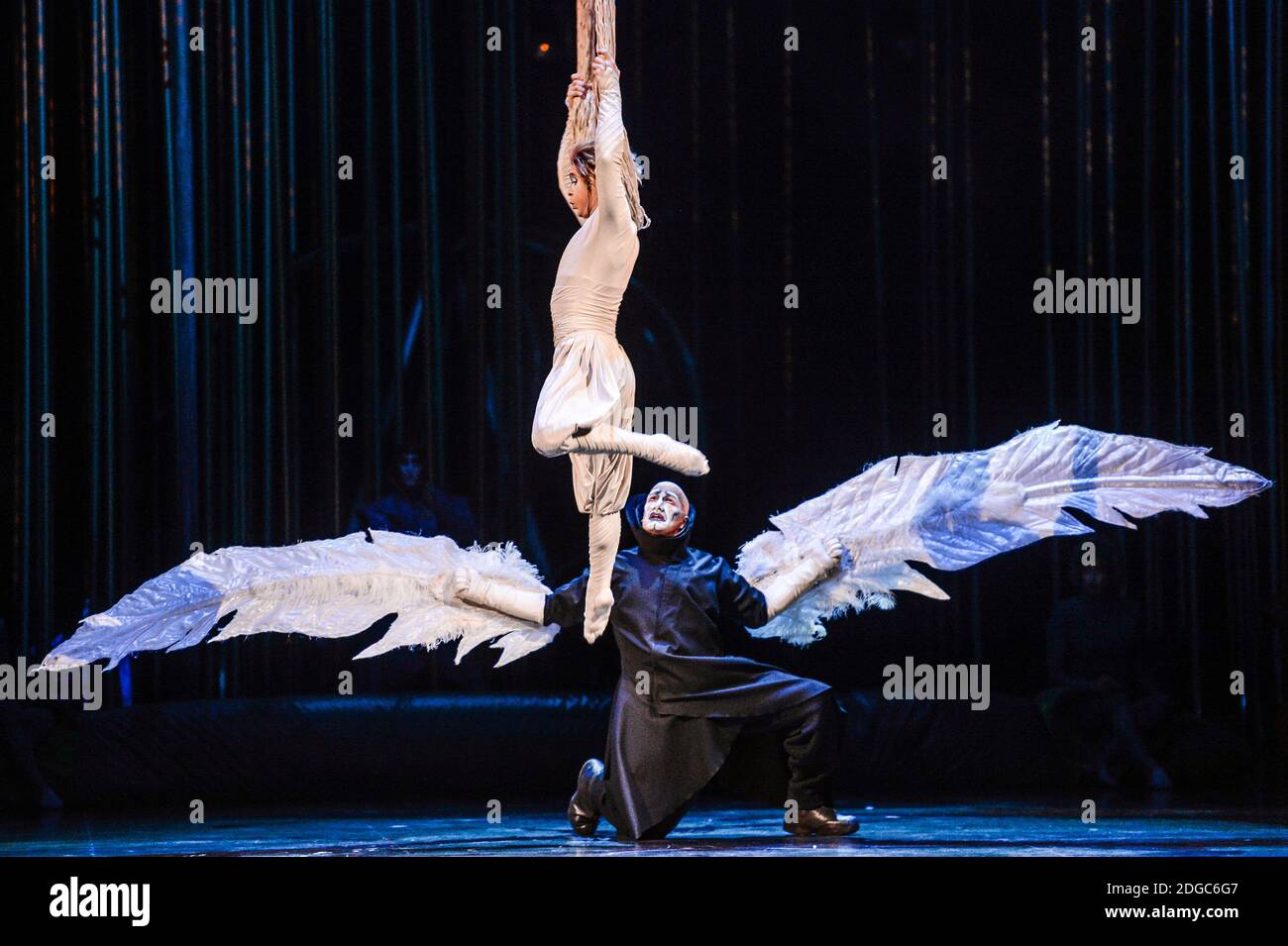 Exclusive World falous Cirque Du Soleil Performs Its New Show Varekai exclusive-world-falous-cirque-du-soleil-performs-its-new-show-varekai