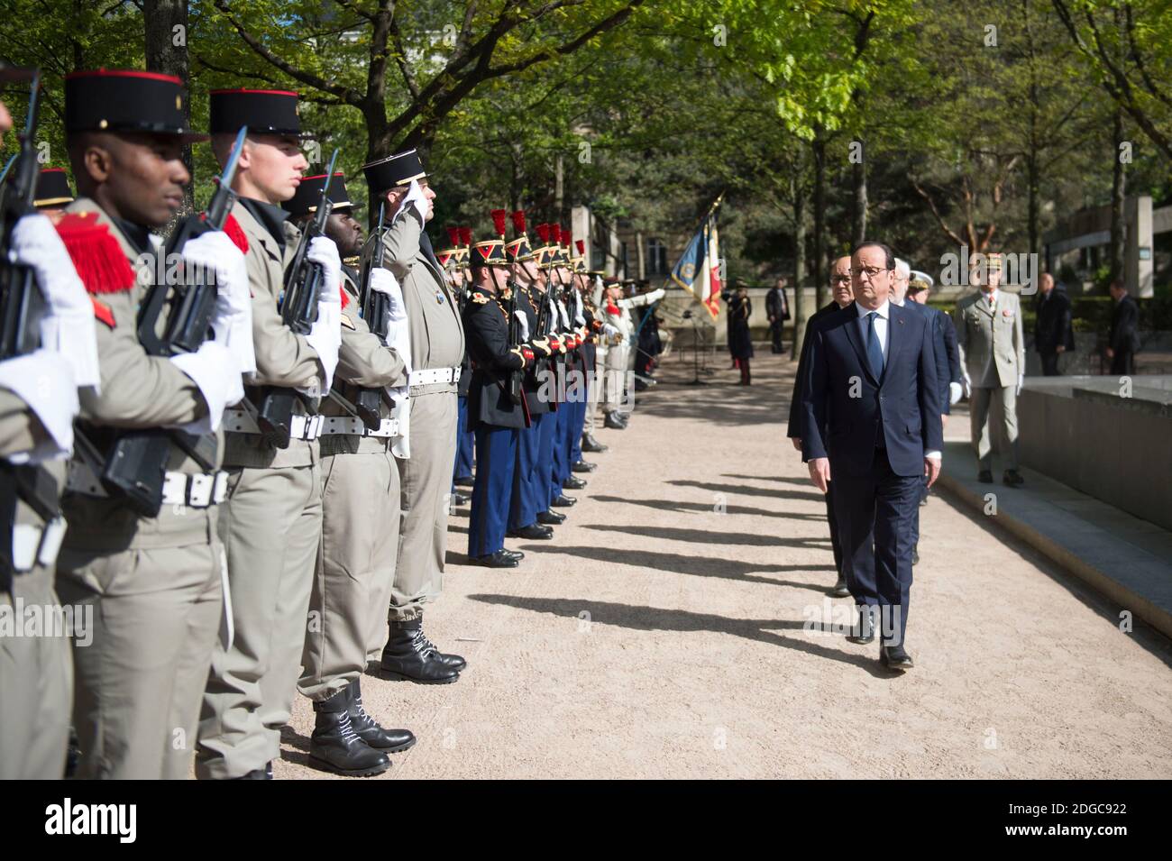 French President Francois Hollande inaugurates a memorial in honor of French soldiers killed in foreign military operations (OPEX), at Parc Andre Citroen in Paris, France on April 18, 2017. Photo by Eliot Blondet/ABACARESS.COM Stock Photo