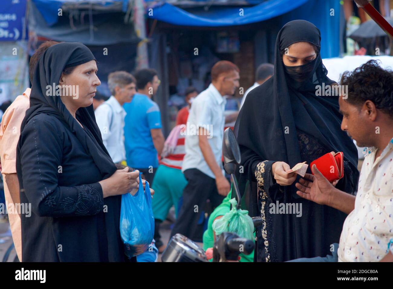 Indian women old delhi hi-res stock photography and images - Alamy