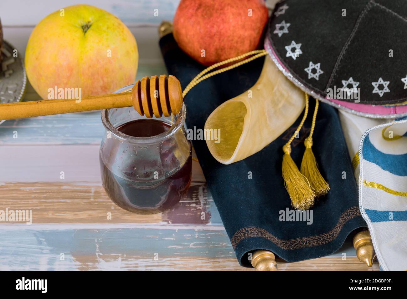 Apple and honey, traditional food of jewish New Year Rosh Hashana torah