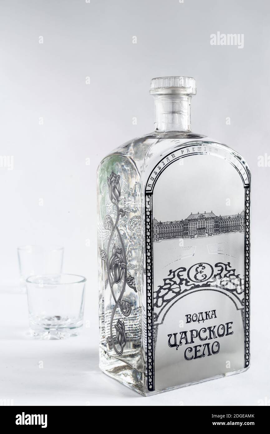 Cold vodka bottle hi-res stock photography and images - Alamy