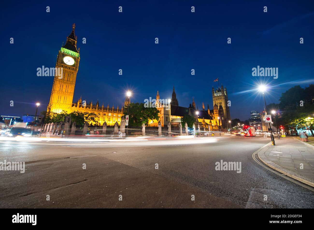 Night traffic n Westminster, London. The Big Ben and Houese of Parliament Stock Photo