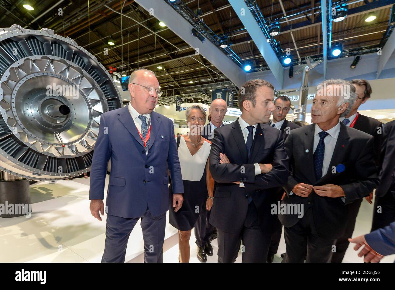 Elisabeth Borne, ministre des Transports, Ross McInnes, directeur