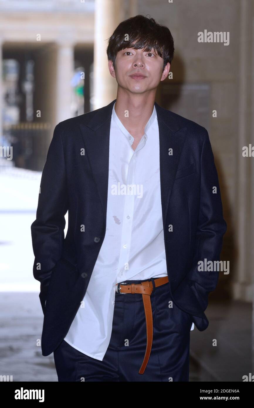 Gong Yoo in Front Row at Louis Vuitton Men's Fashion Show Summer Spring  Collection > K-POP