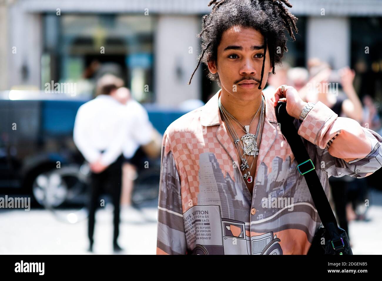 At Louis Vuitton, Paris Fashion Week Men 2017-2018, Palais Royal, Paris,  France Stock Photo - Alamy