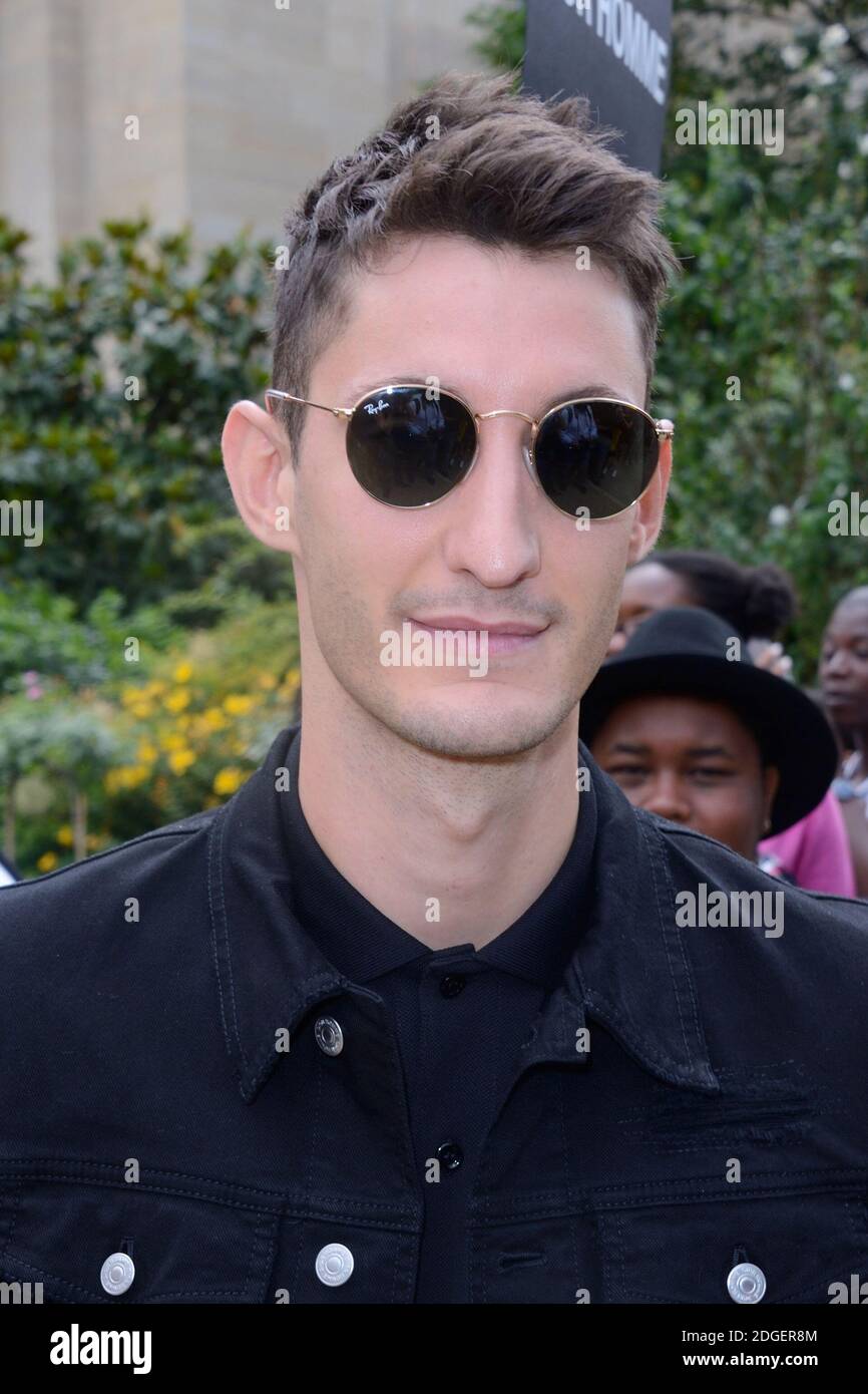 June Pierre Gala Homme Pierre Niney | Pierre Niney, Nouvelle Égérie de Lacoste – QVIKQ