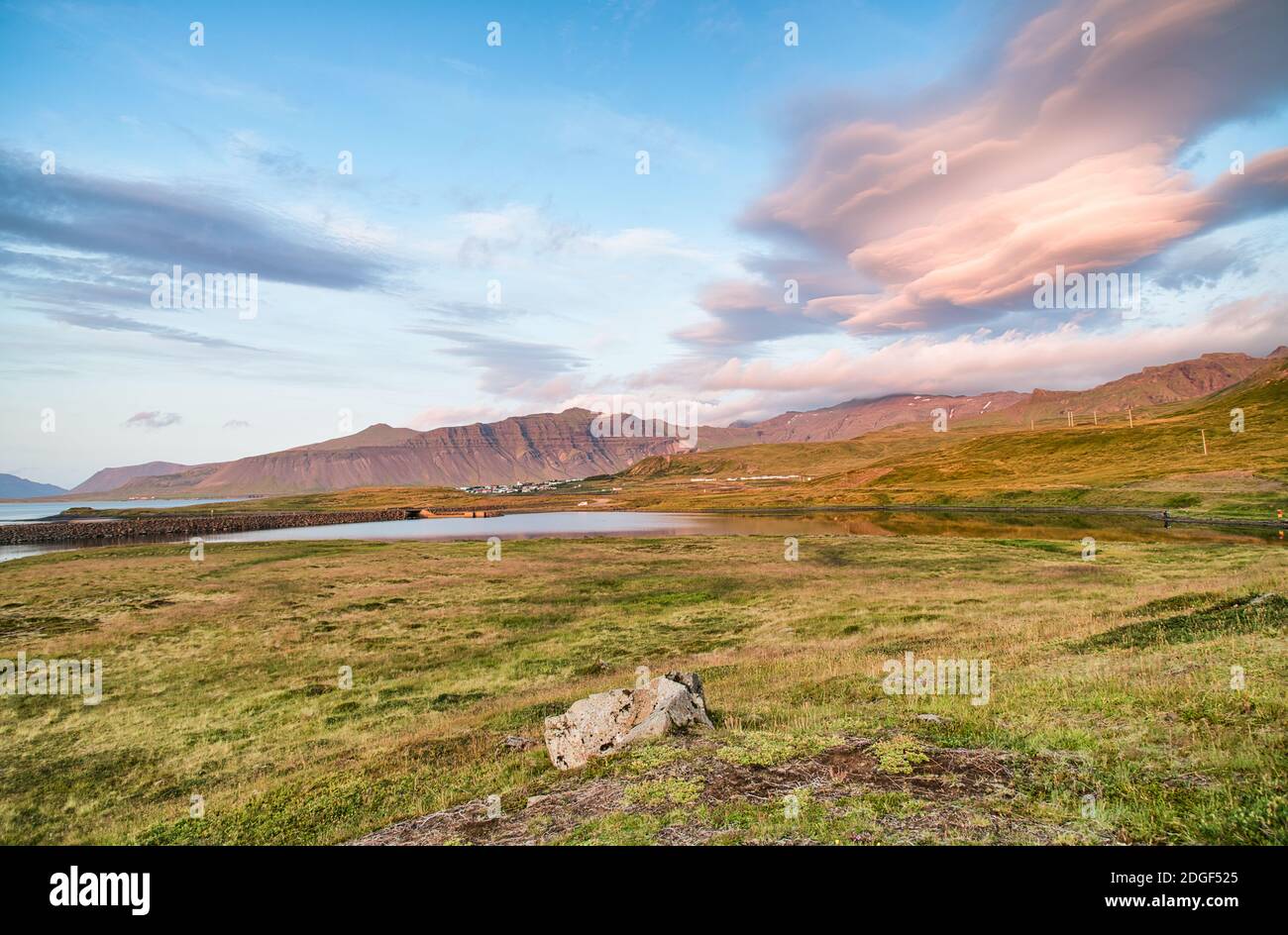 Beautiful lake and mountains of Iceland at sunset Stock Photo - Alamy