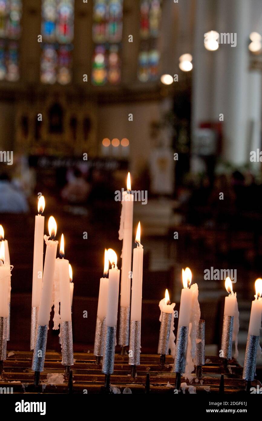 Catholic church easter candles hires stock photography and images Alamy
