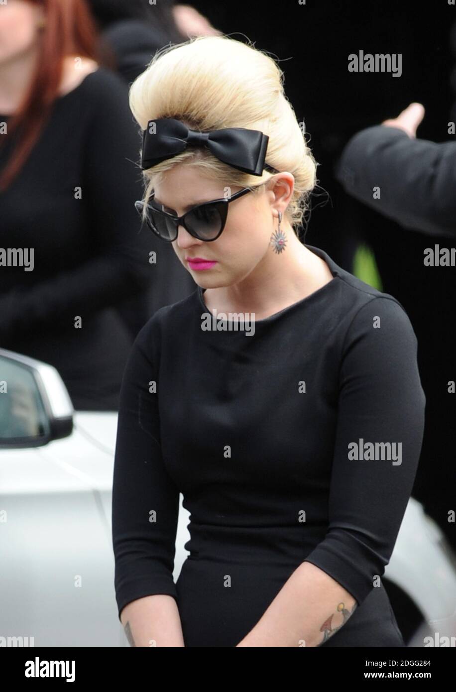 Amy Winehouse Funeral Pictures Amy Winehouse Her Grave, Where She