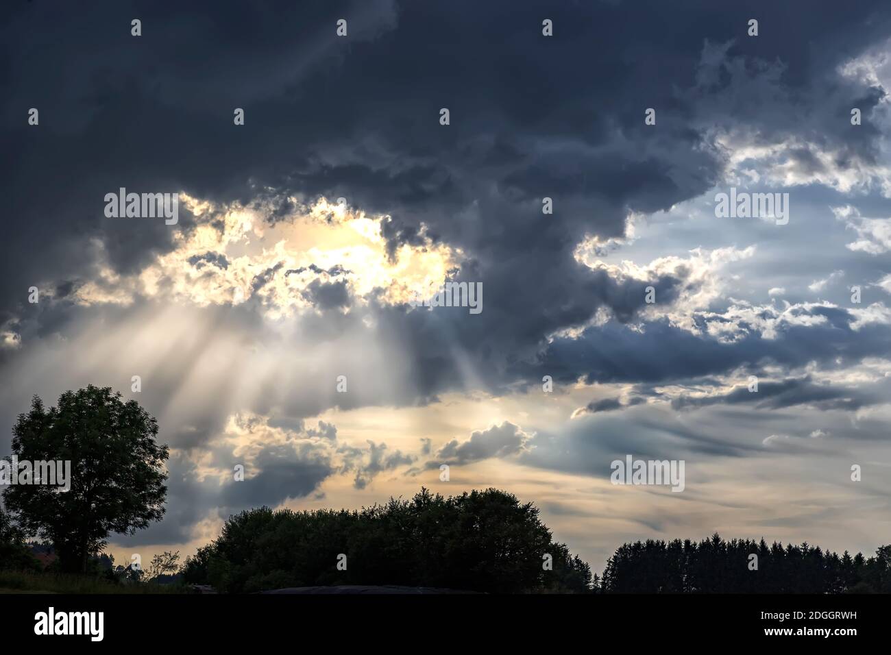 Heaven sun rays hi-res stock photography and images - Alamy