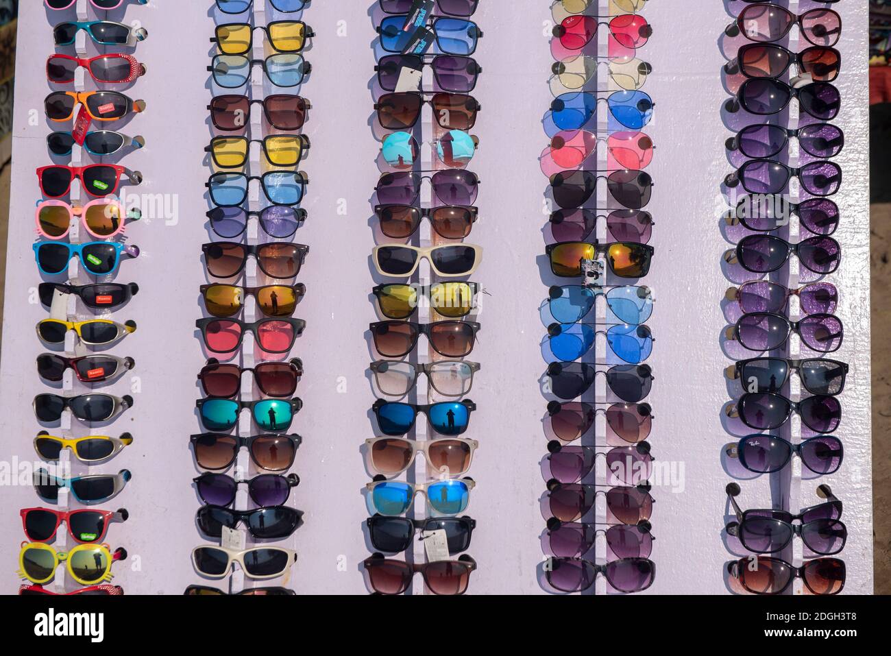 465 Ray Ban Sunglasses Stock Photos - Free & Royalty-Free Stock Photos from  Dreamstime