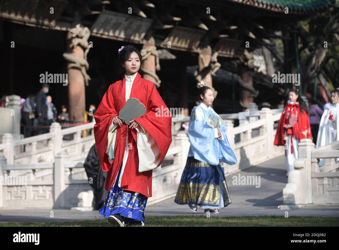 The event held in Jinci attracts nearly a hundred participants and ...