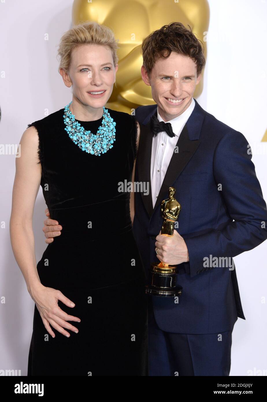 Eddie Redmayne with the Actor in a Leading Role Award for 'The Theory ...