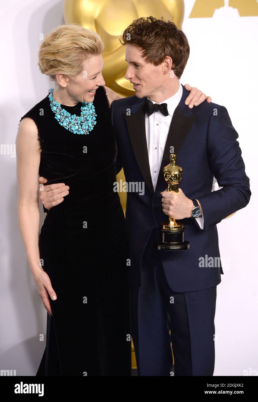 Eddie Redmayne with the Actor in a Leading Role Award for 'The Theory ...