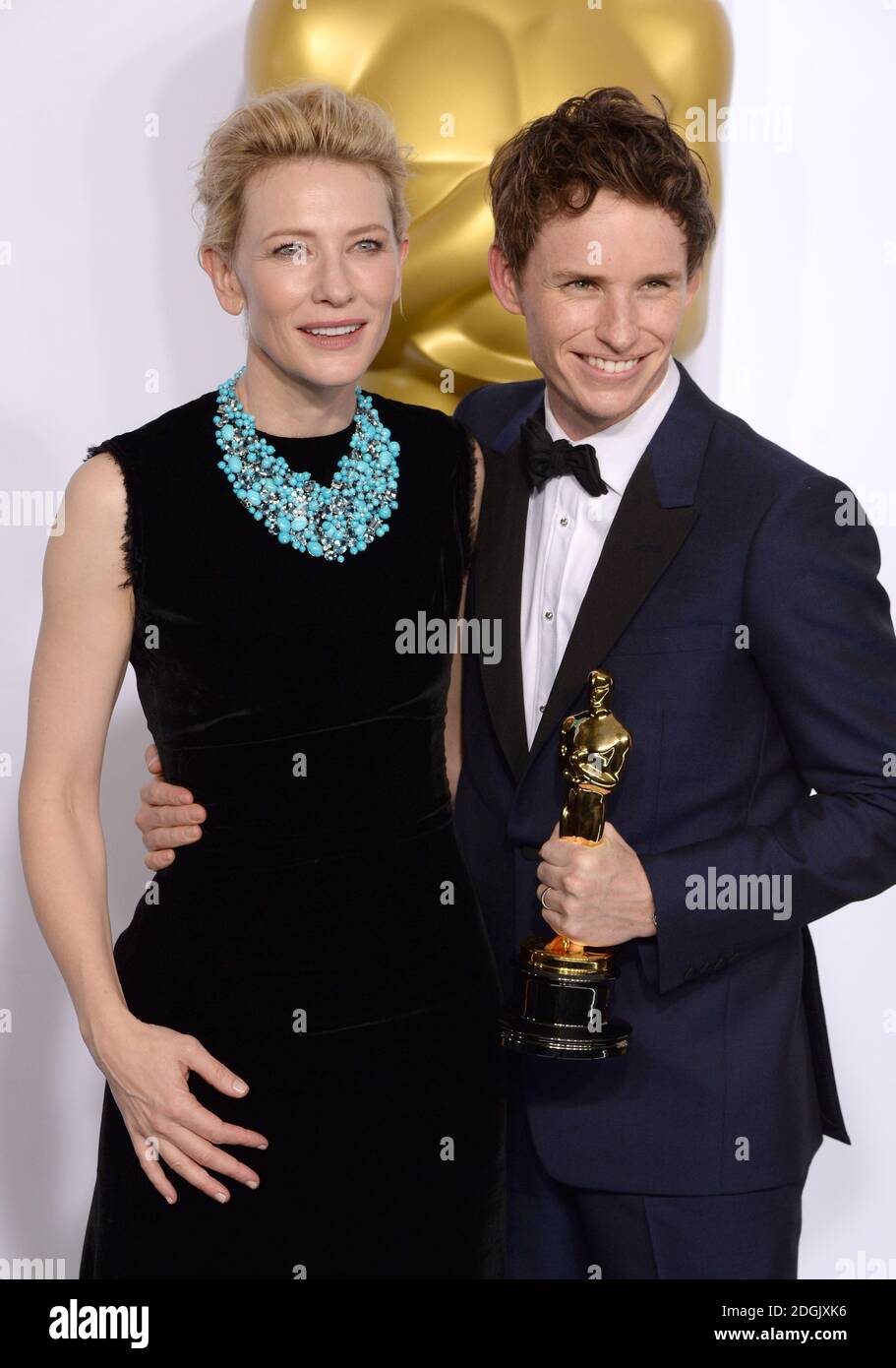 Eddie Redmayne with the Actor in a Leading Role Award for 'The Theory ...