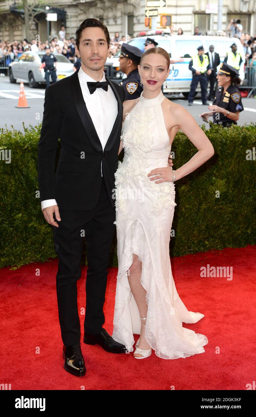 Amanda Seyfried and Justin Long attending The Metropolitan Museum of Art  Met Gala, in New York City, USA. (Mandatory Credit: Doug Peters/EMPICS  Entertainment Stock Photo - Alamy