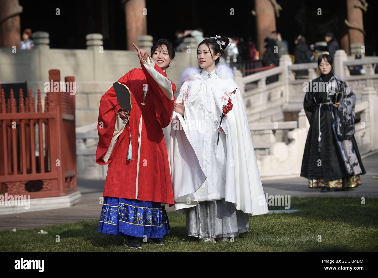 The event held in Jinci attracts nearly a hundred participants and ...