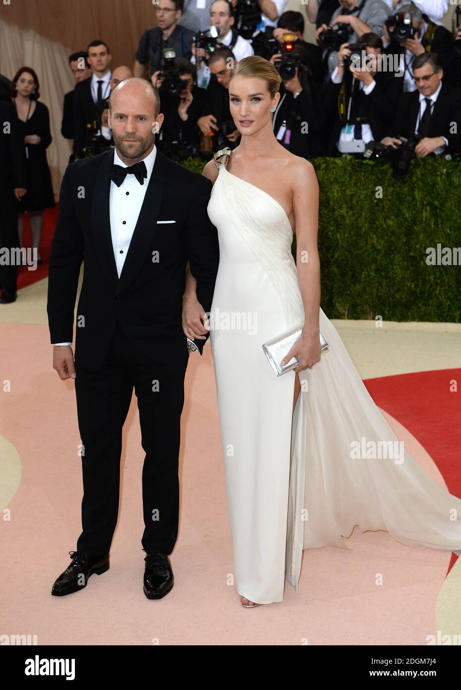 jason-statham-and-rosie-huntington-whiteley-attending-the-metropolitan
