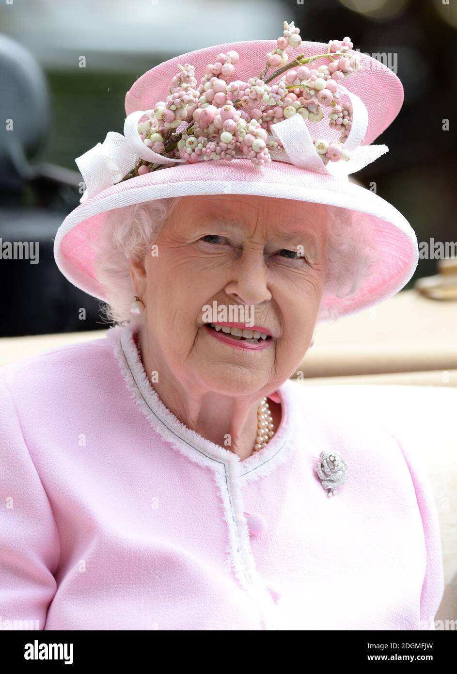 Queen elizabeth ii day two royal ascot meeting ascot racecourse hires