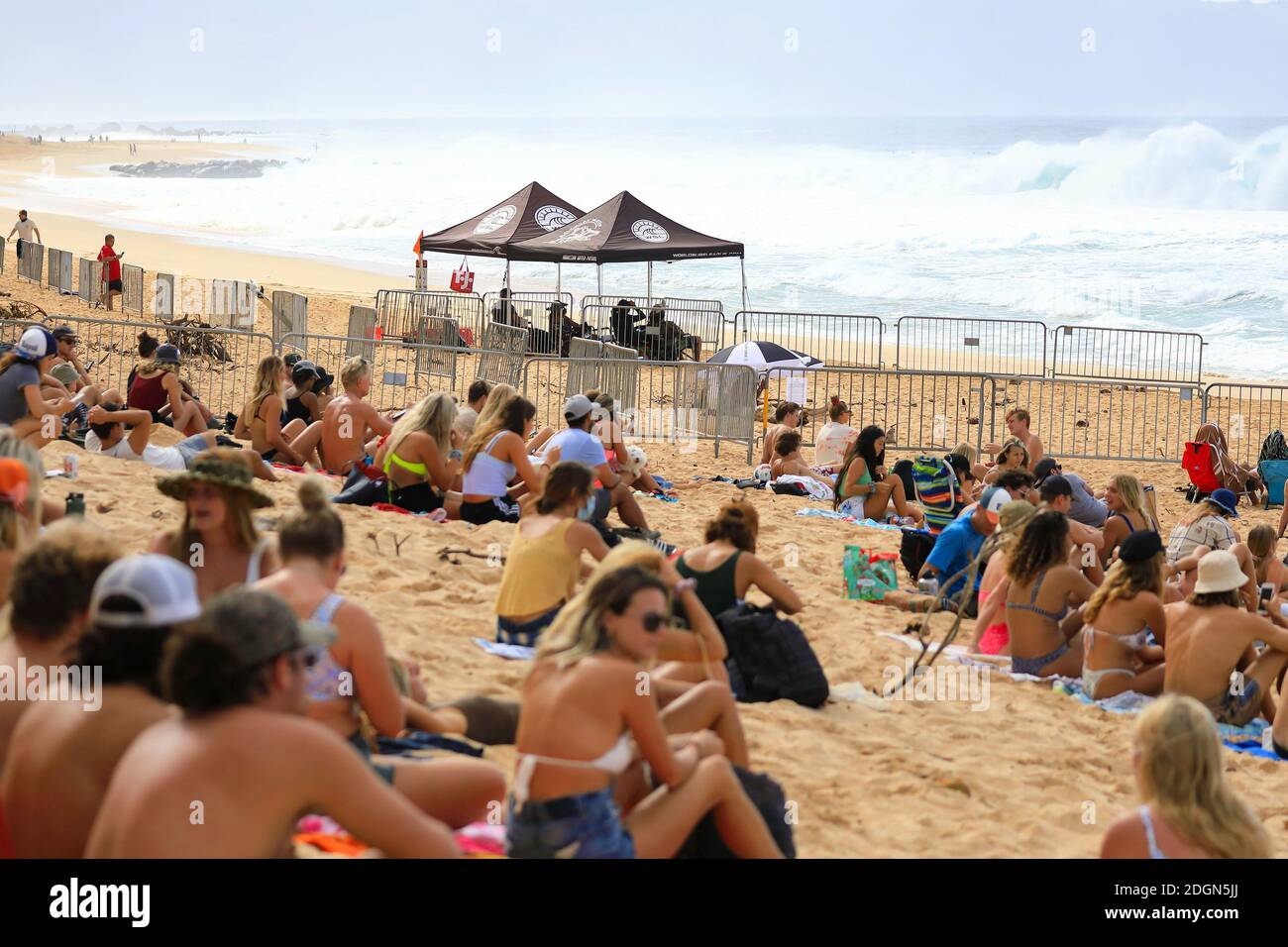 Pipe Masters, December 8, 2020 Surfing WSL Pipe Masters First Day