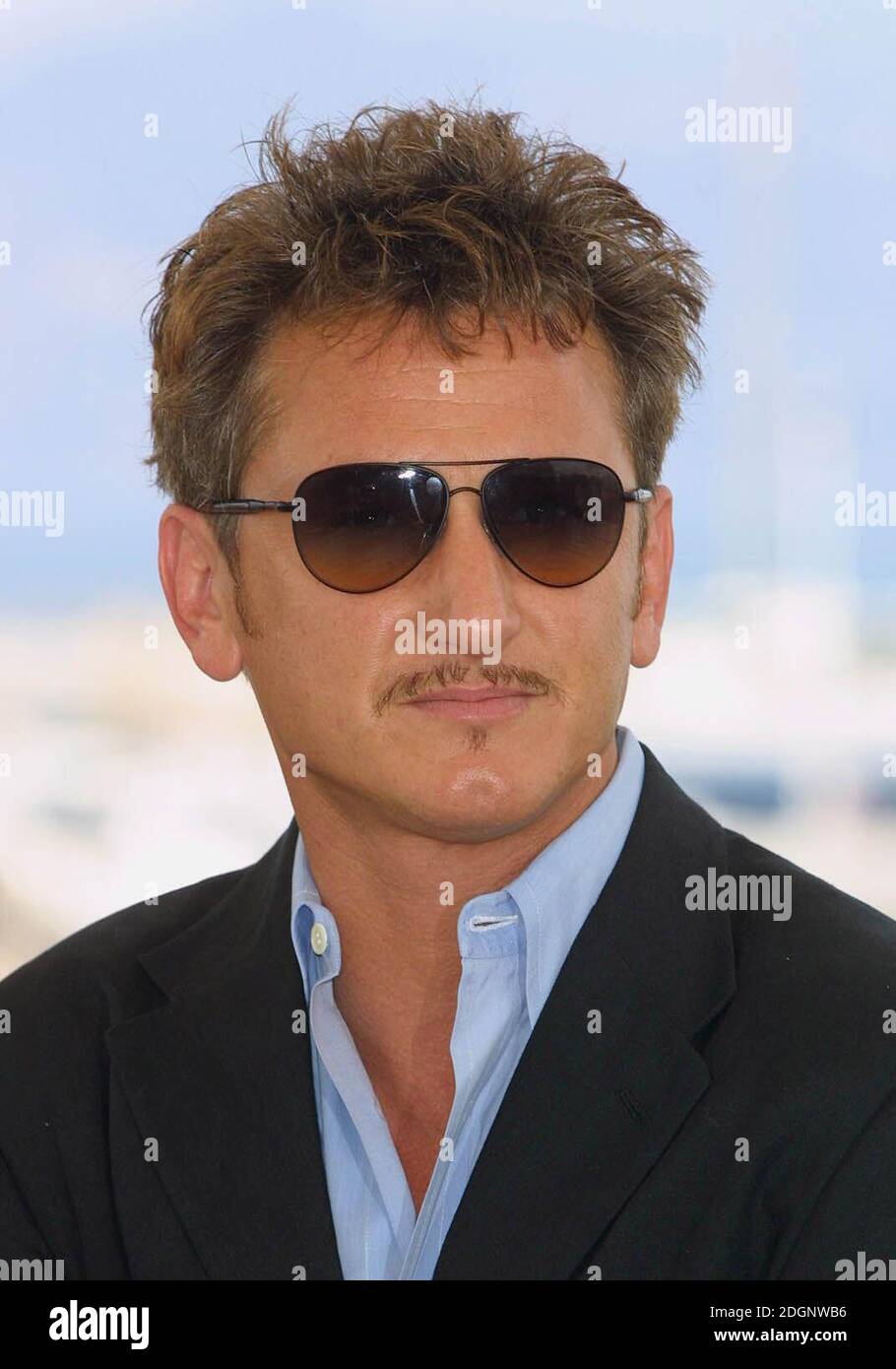 Sean Penn at The Pledge photocall at The Cannes Film Festival. Headshot.  Sunglasses Stock Photo - Alamy
