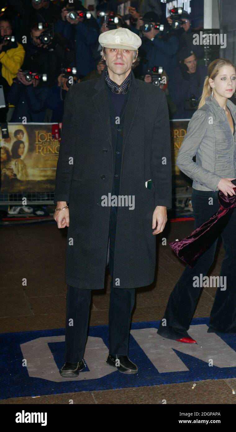 Bob Geldof at the London premiere of the film Lord of The Rings: The Two  Towers at the Odeon in Leicester Square. Full length, hat Stock Photo -  Alamy