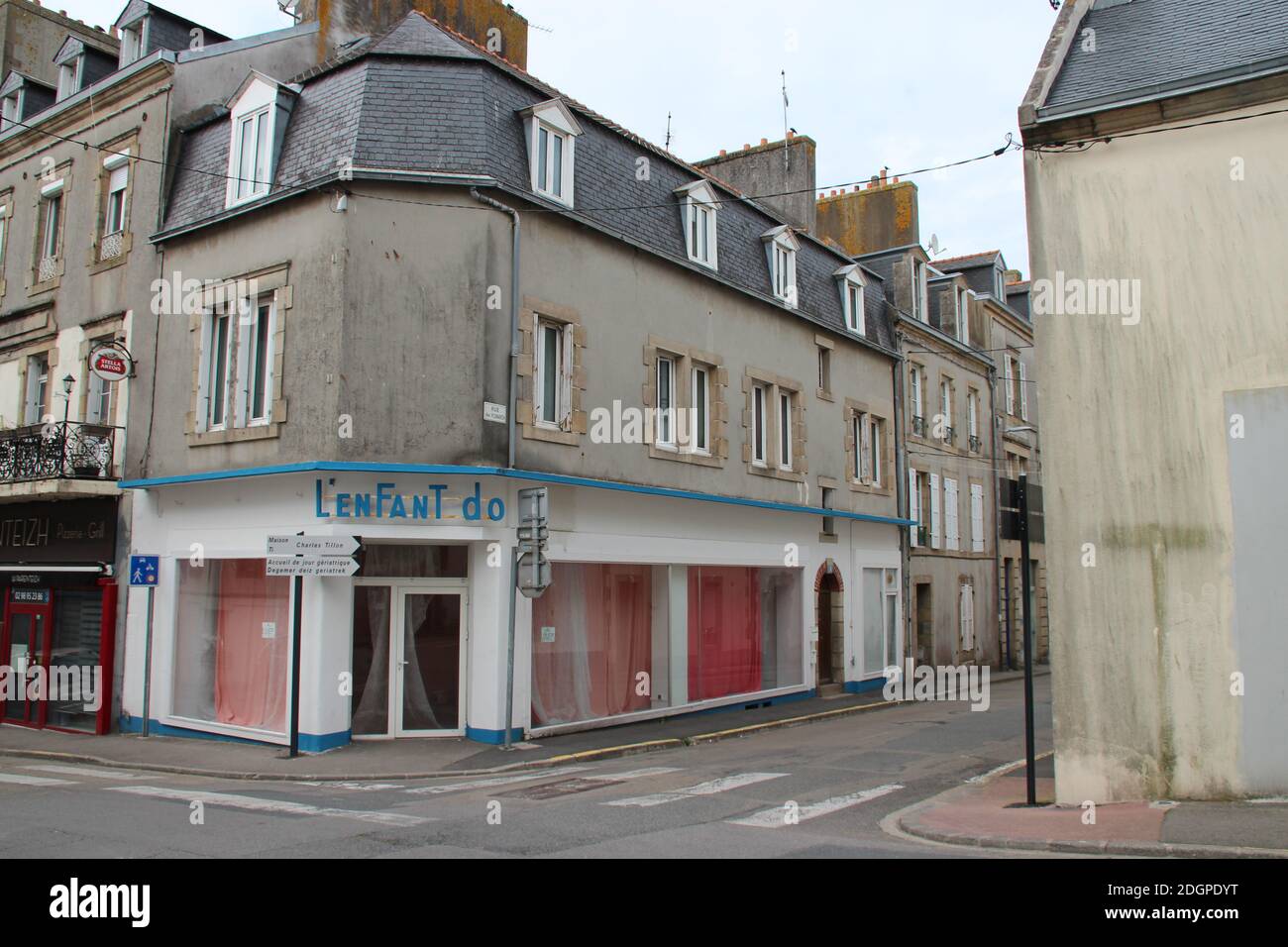 houses in douarnenez in brittany in france Stock Photo Alamy