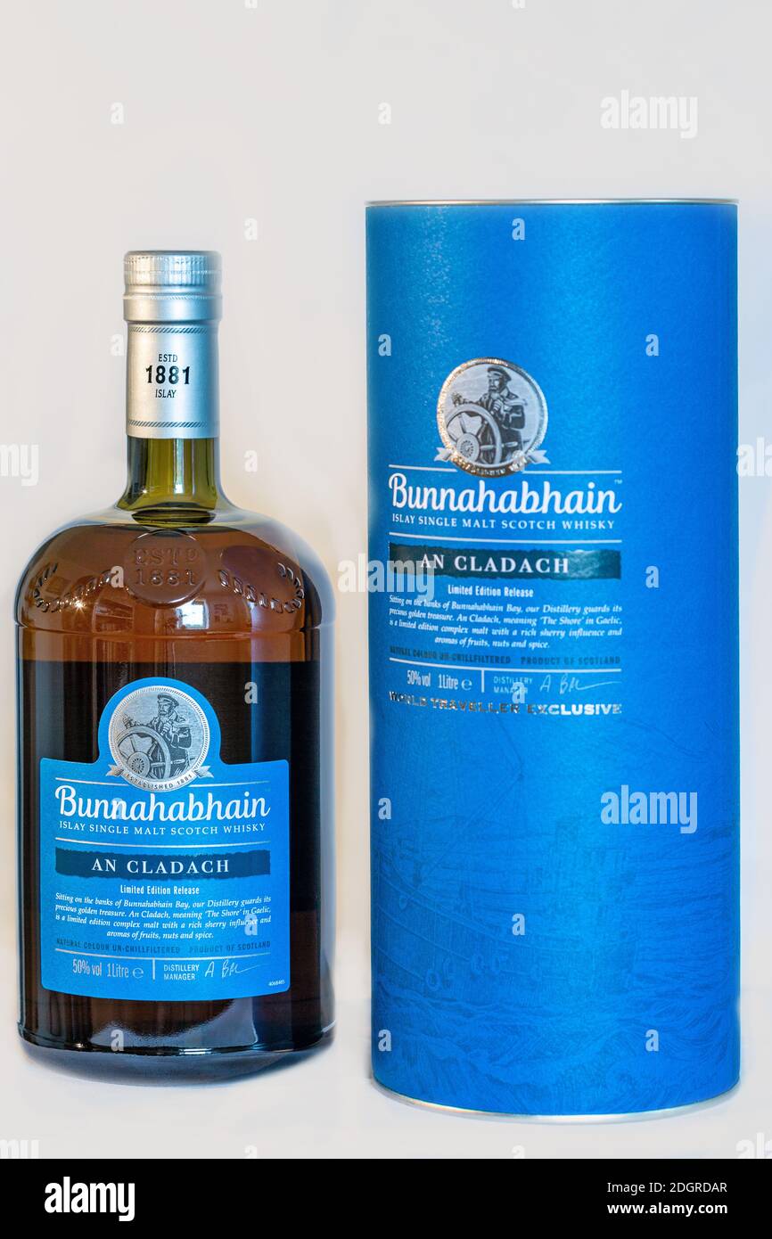 KYIV, UKRAINE - JUNE 08, 2019: Bunnahabhain An Cladach limited edition  release Islay single malt Scotch Whisky bottle closeup against white.  Distiller Stock Photo - Alamy