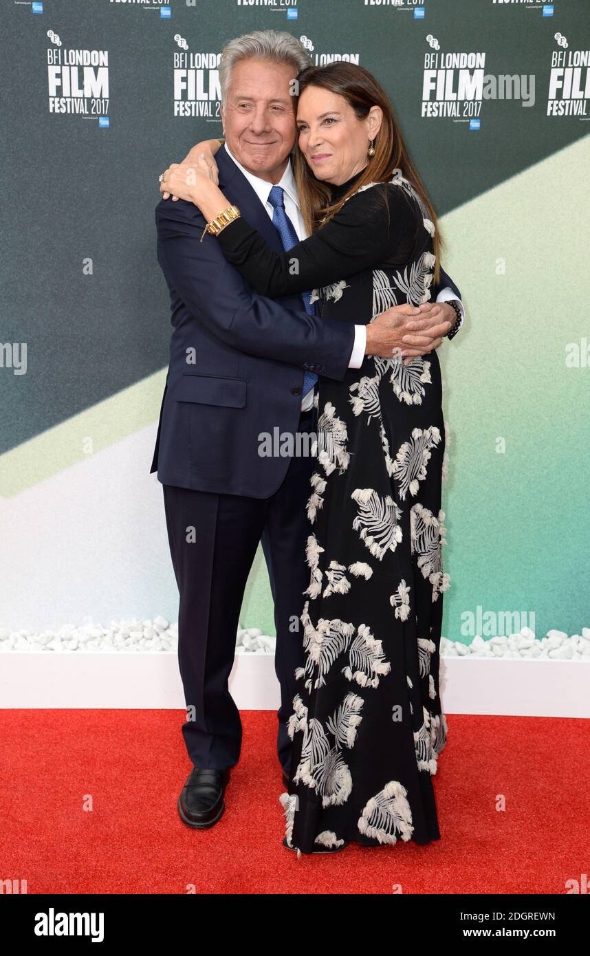 Dustin Hoffman Wife(00)