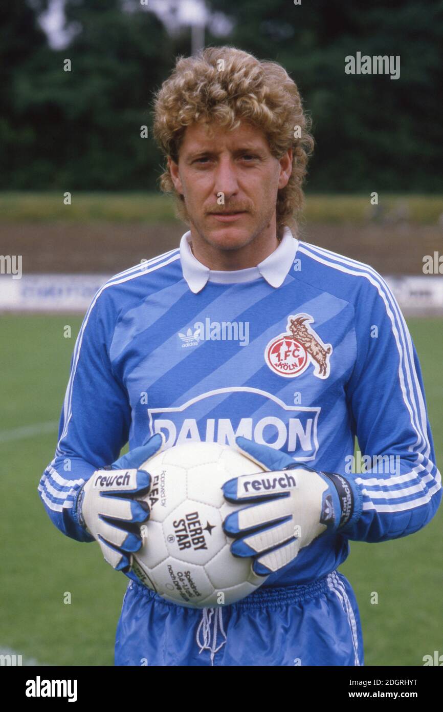 Cologne, Deutschland. 08th Dec, 2020. Harald Toni SCHUMACHER, soccer  player, goalhueter, goalwart, FC Cologne, season 1986/1987, portrait,  portrÃ t, portrait, cropped single image, single motif, team presentation  FC Cologne, team presentation, 15.08.1986,