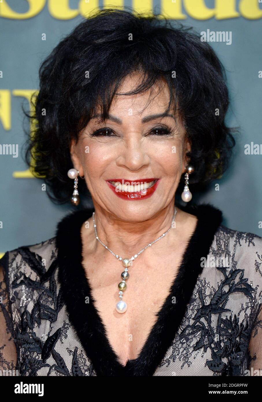 Dame Shirley Bassey arrives at the Evening Standard Theatre Awards at the Theatre Royal Drury Lane, London. Photo credit should read: Doug Peters/EMPICS Entertainment Stock Photo