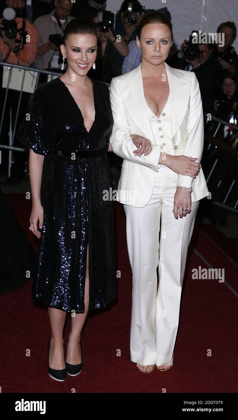 Scarlett Johansson arriving Stock Photo - Alamy