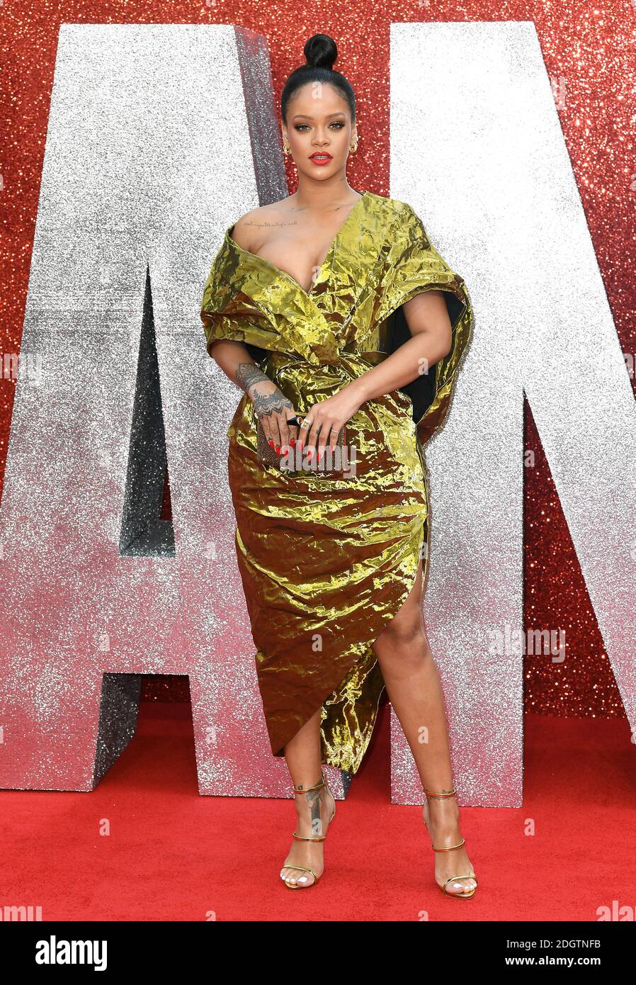ocean's 8 rihanna red dress Oceans 8 in theaters June 8th! #Rihanna #Oceans8