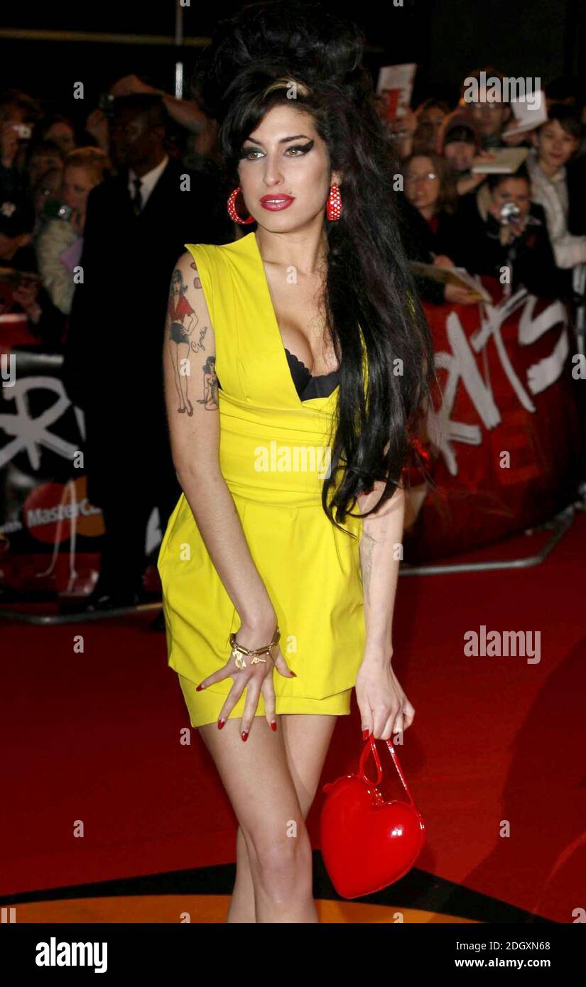Amy winehouse yellow dress hotsell