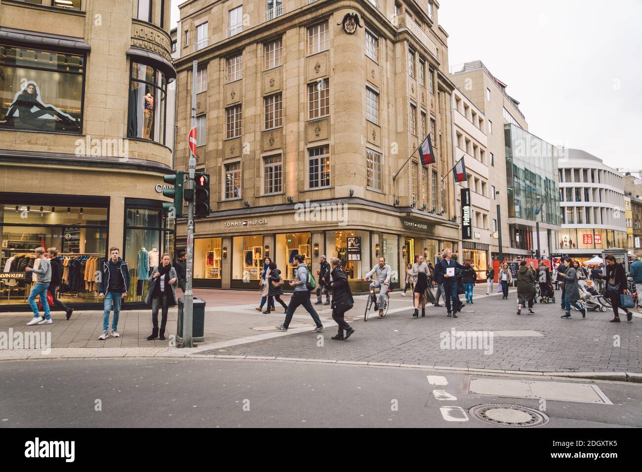 Shopping mall dusseldorf germany hires stock photography and images Alamy