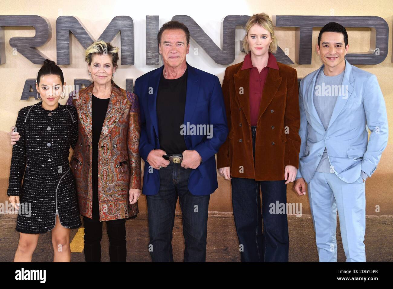 Natalia Reyes, Linda Hamilton, Arnold Schwarzenegger, Mackenzie Davis and Gabriel Luna (left to right) attending the Terminator: Dark Fate photocall at the Mandarin Oriental Hotel, London.  Stock Photo