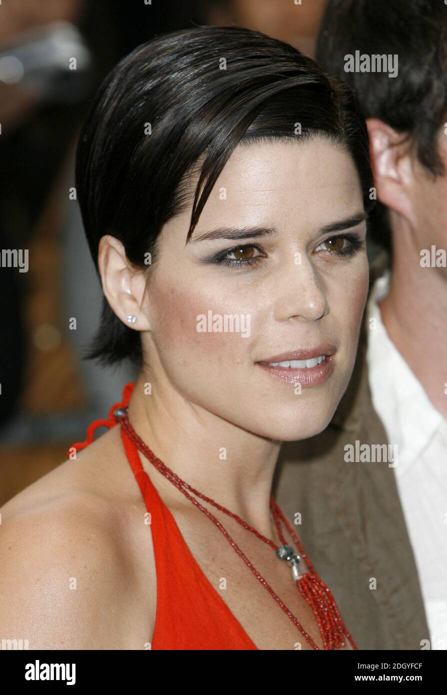 Neve Campbell arriving at the UK Premiere of The Bourne Ultimatum