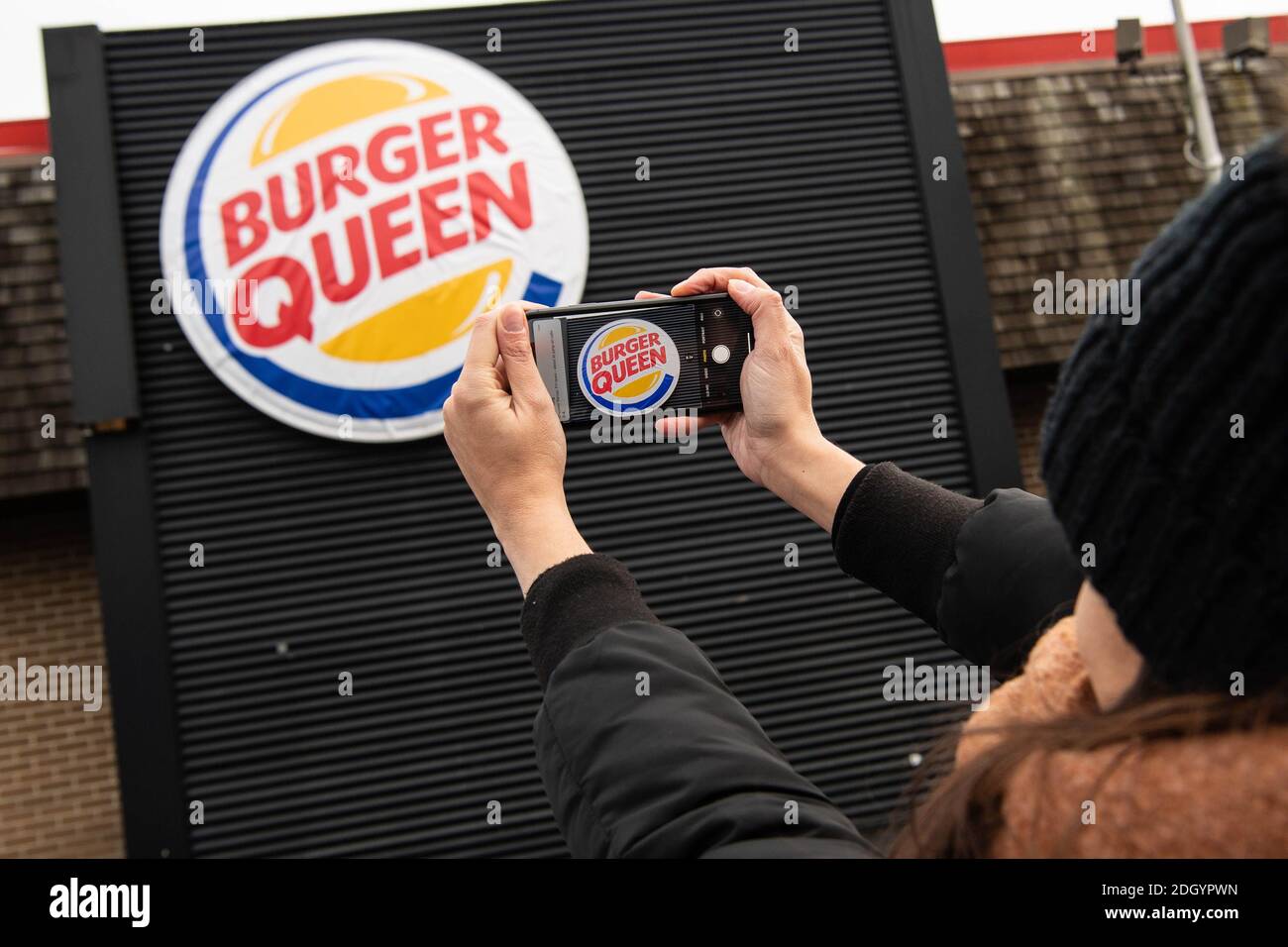 Sport Innovation Society on Twitter: BURGER QUEEN! @BurgerKing will  sponsor @StevenageFCW. The 🍔 brand has changed its logo to reflect the  partnership, putting 'Burger Queen' branding on the women's kits. Remember  @StevenageFC